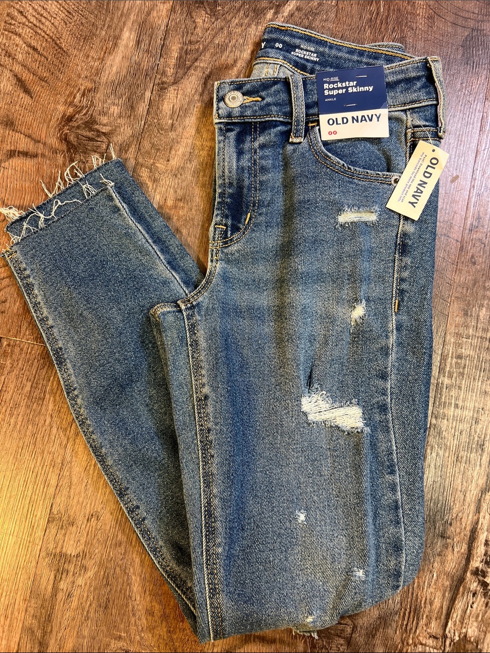 Old Navy Rockstar Super Skinny Jeans in Distressed Blue Wash